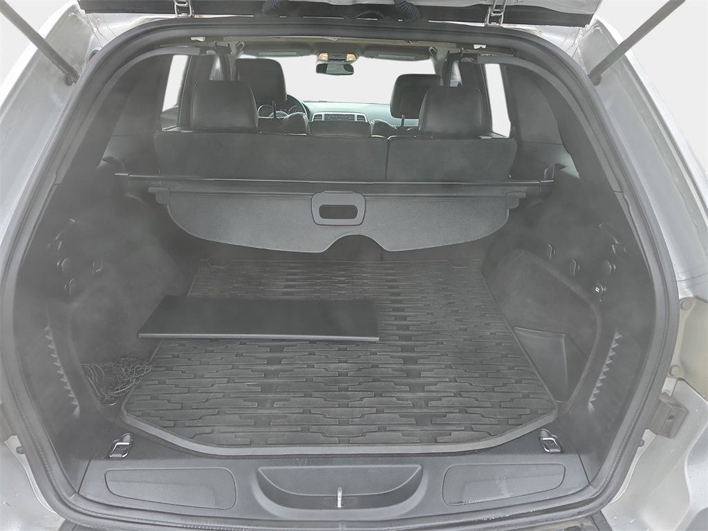 Used 2011 Jeep Grand Cherokee Laredo w/ Security & Convenience Group image 12