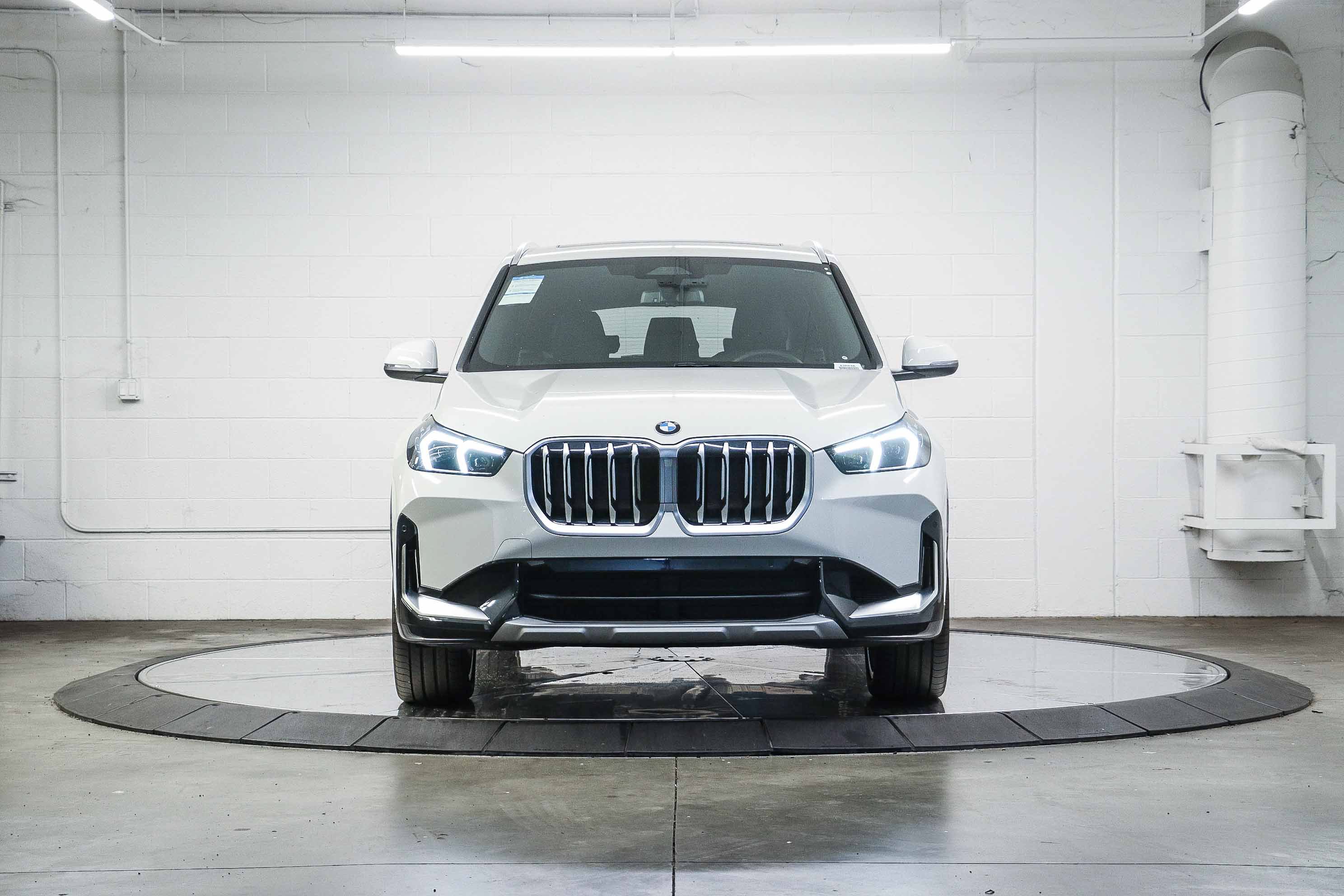 New 2026 BMW X1 xDrive28i w/ Convenience Package AWD/4WD image 2