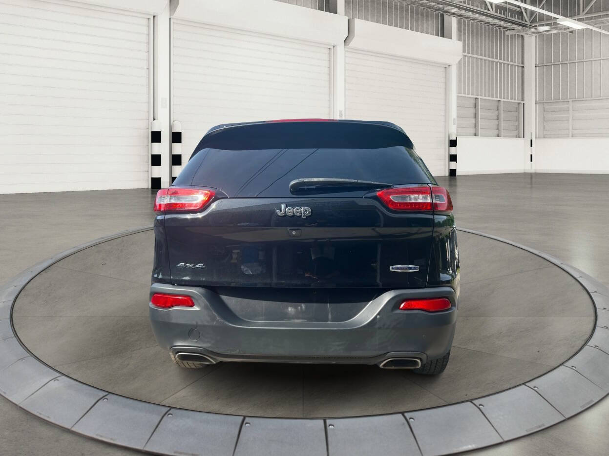Used 2015 Jeep Cherokee Latitude w/ Comfort/Convenience Group AWD/4WD image 4