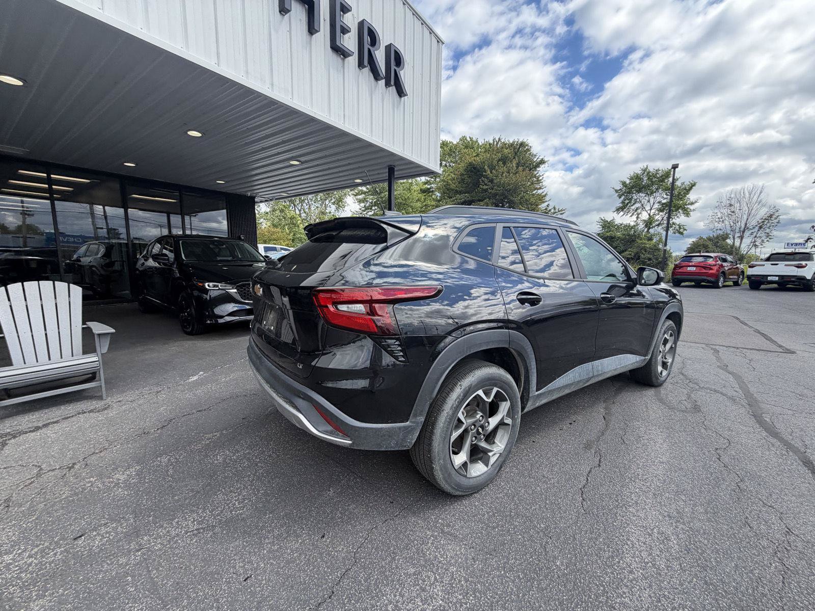 Used 2025 Chevrolet Trax LT w/ Driver Confidence Package FWD image 8