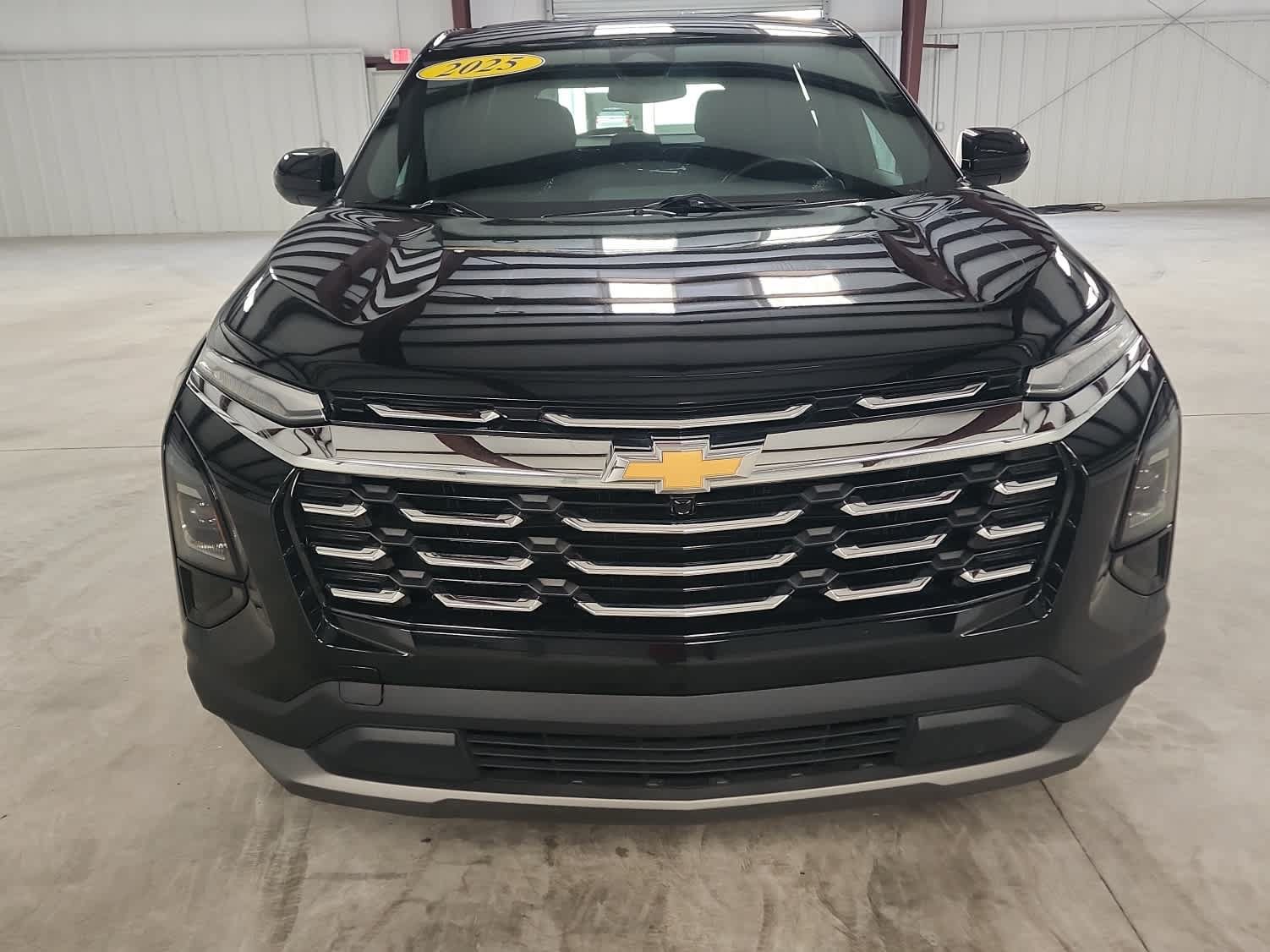Used 2025 Chevrolet Equinox LT FWD image 8