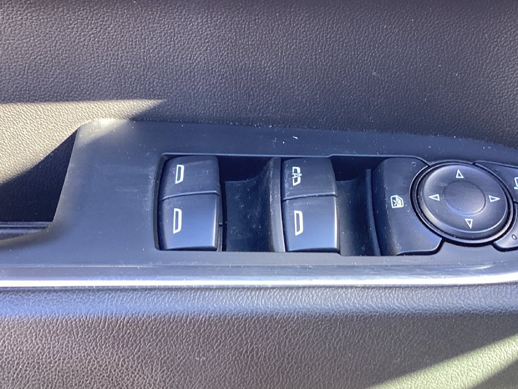 Used 2024 Chevrolet Silverado 1500 LT AWD/4WD image 39