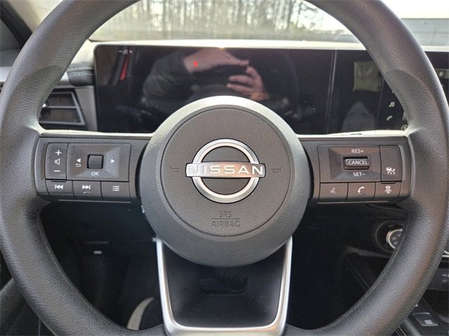 Used 2025 Nissan Kicks SV image 18