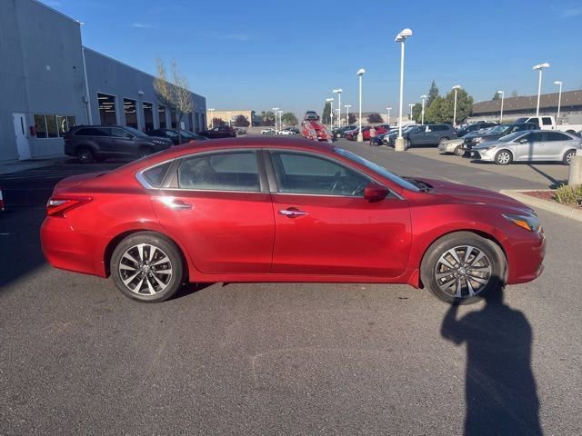 Used 2016 Nissan Altima 2.5 SV image 4