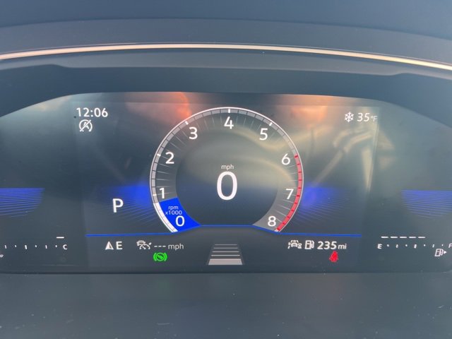 Used 2024 Volkswagen Tiguan SE image 30