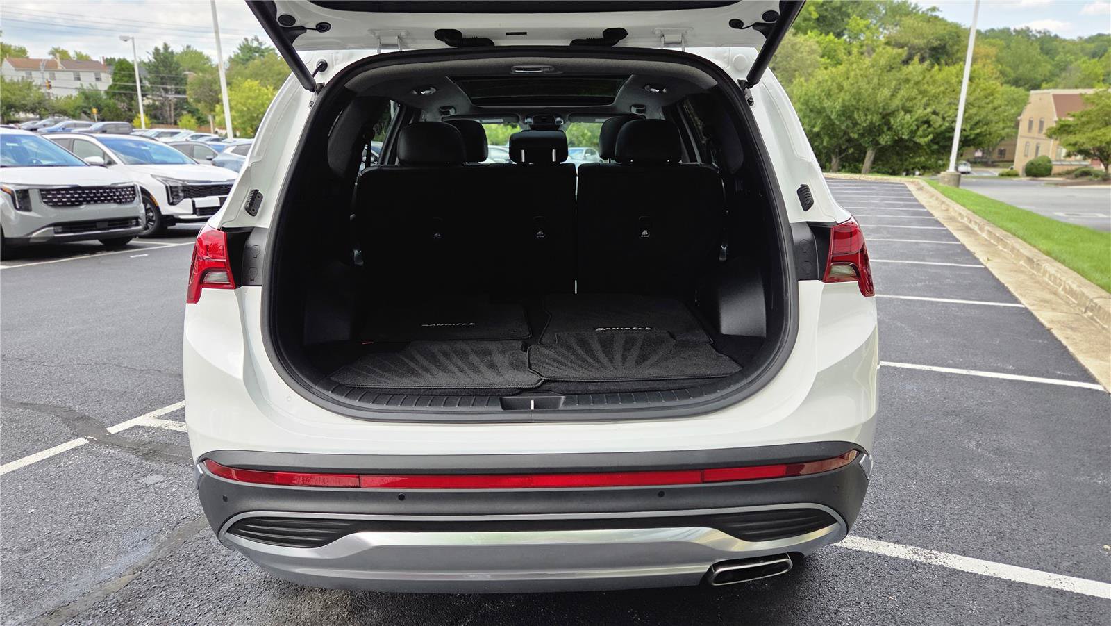Used 2023 Hyundai Santa Fe Limited AWD/4WD image 5