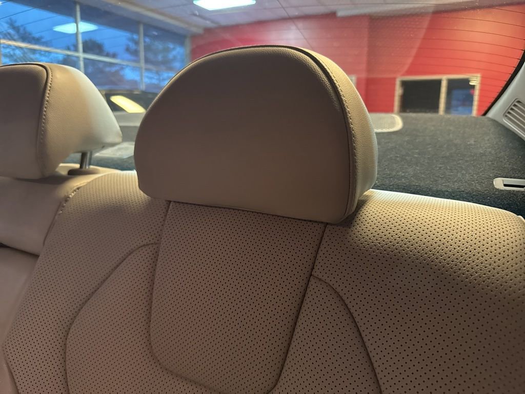 Used 2021 Hyundai Elantra Limited image 47