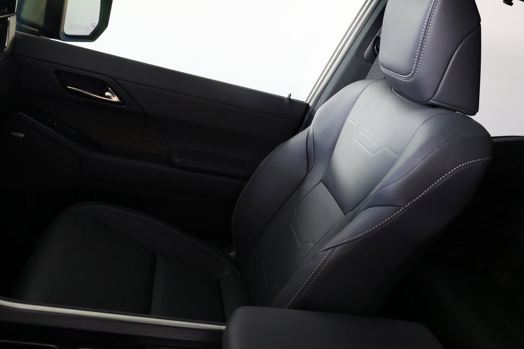 Used 2025 Lexus GX 550 w/ Accessory Package (Z1) image 40