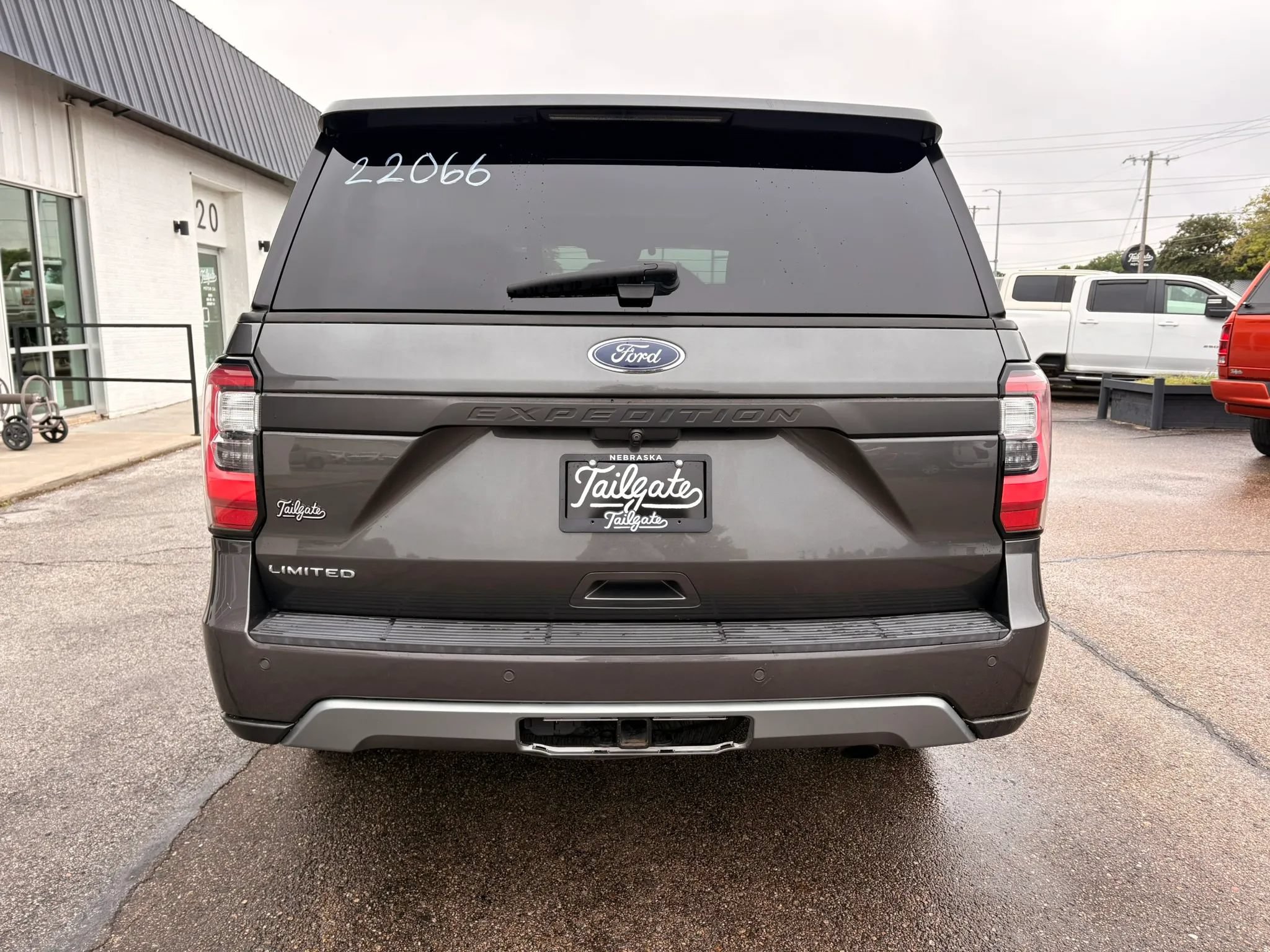 Used 2019 Ford Expedition Limited w/ Special Edition Package AWD/4WD image 6