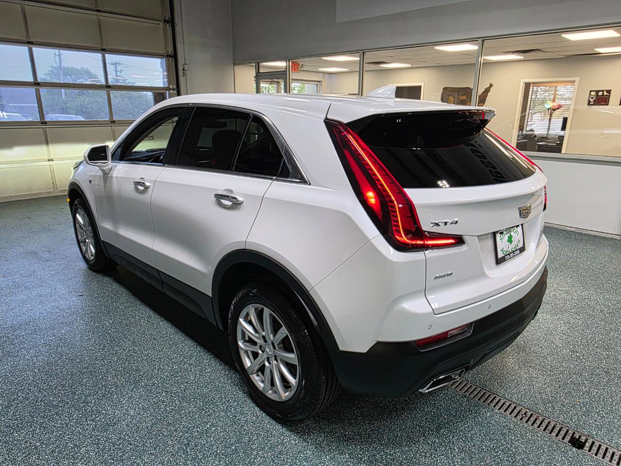 Used 2019 Cadillac XT4 Luxury w/ Cold Weather Package AWD/4WD image 9