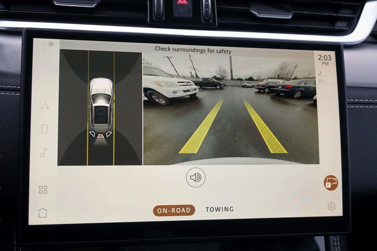 Used 2025 Jaguar F-PACE R-Dynamic S image 27