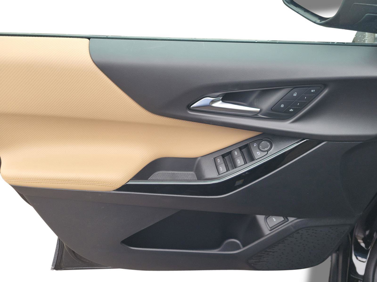 New 2026 Chevrolet Equinox ACTIV w/ Convenience Package III image 9