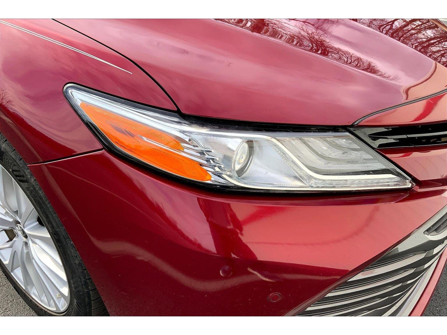 Used 2018 Toyota Camry XLE image 25