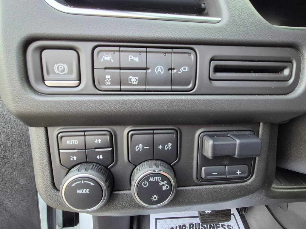 Used 2022 Chevrolet Tahoe RST w/ Luxury Package image 12