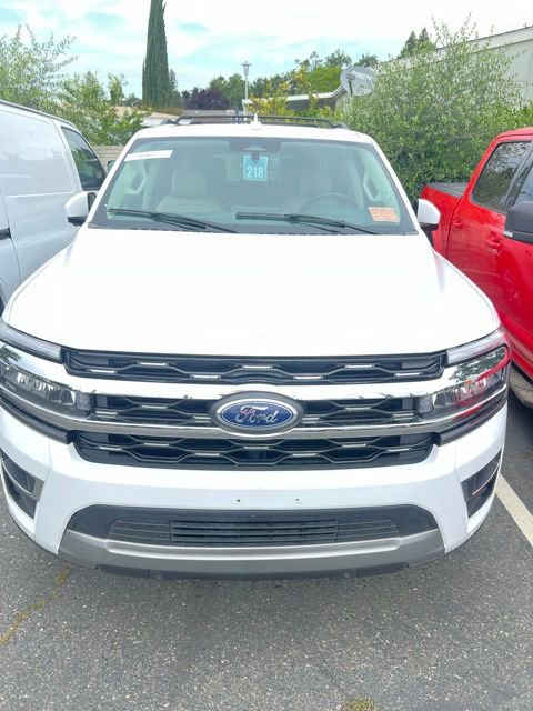 Used 2024 Ford Expedition Max Limited AWD/4WD image 3