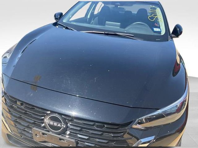 Used 2025 Nissan Sentra SV image 3