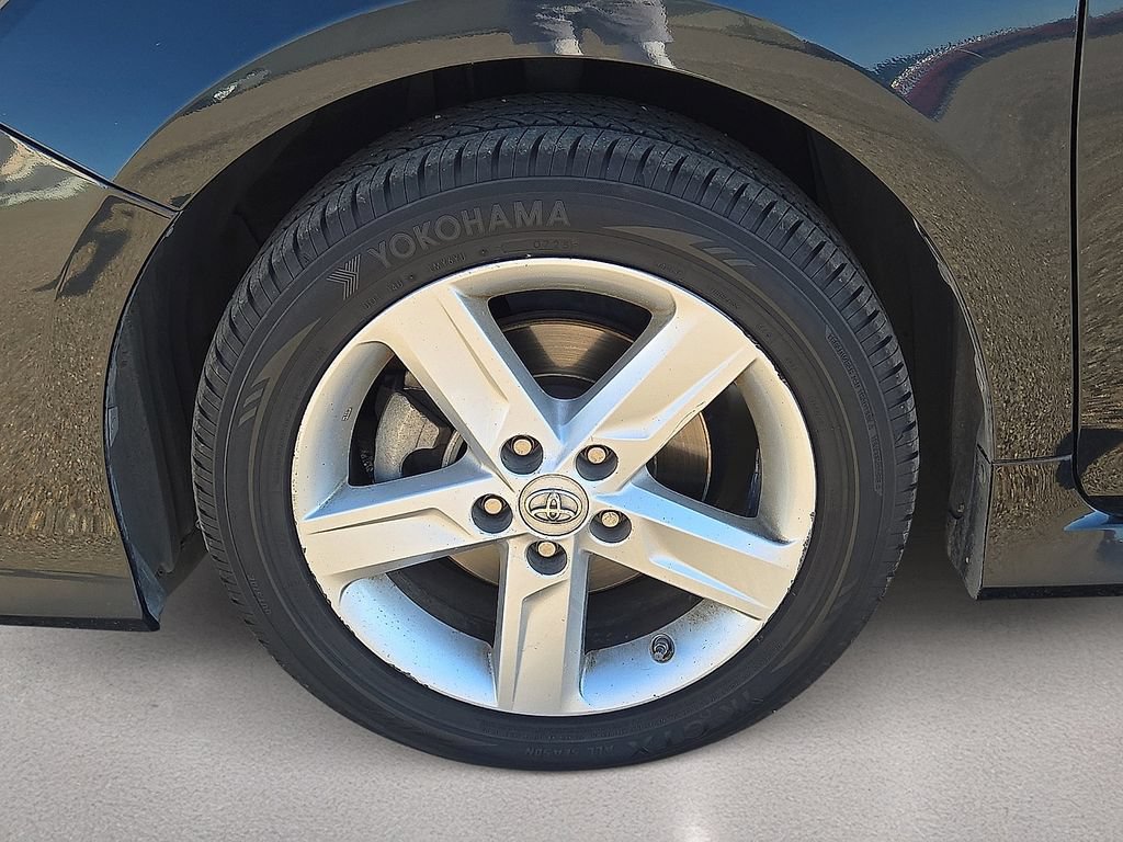 Used 2013 Toyota Camry SE FWD image 10