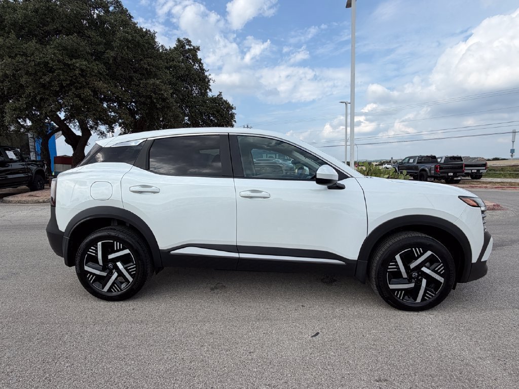 Used 2025 Nissan Kicks SV w/ Illumination Package FWD image 6