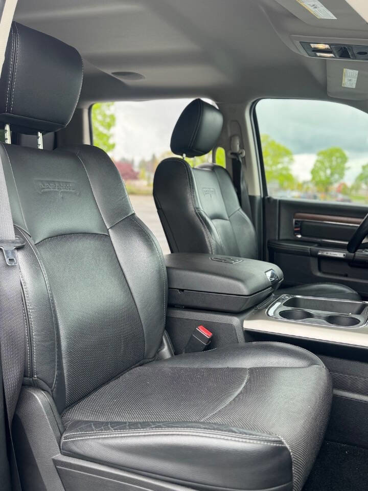 Used 2016 RAM 1500 Laramie w/ Convenience Group image 5