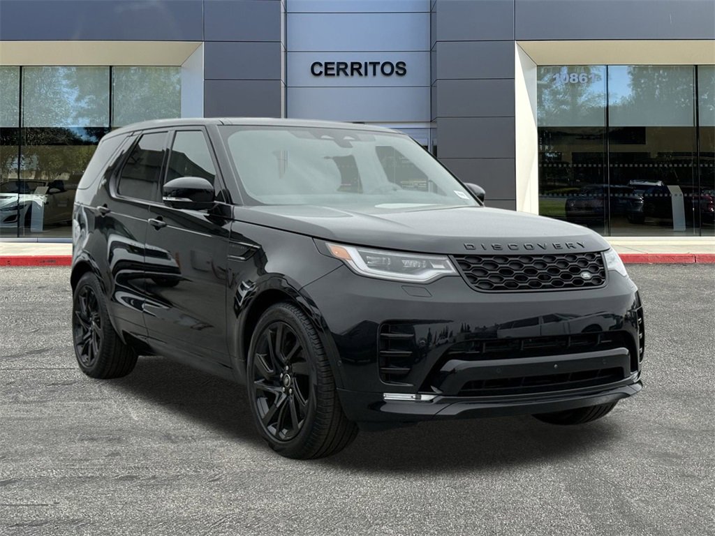 New 2025 Land Rover Discovery Dynamic SE image 3