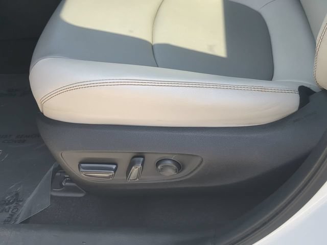Used 2020 Toyota RAV4 XLE Premium FWD image 21