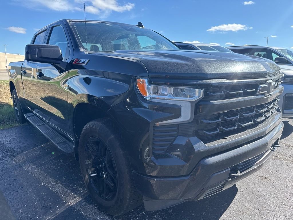 Used 2023 Chevrolet Silverado 1500 RST AWD/4WD image 3