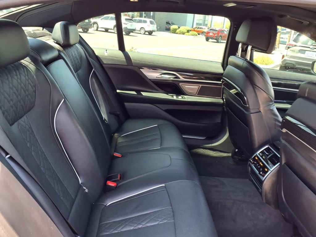 Used 2019 BMW 750i xDrive w/ M Sport Package AWD/4WD image 21