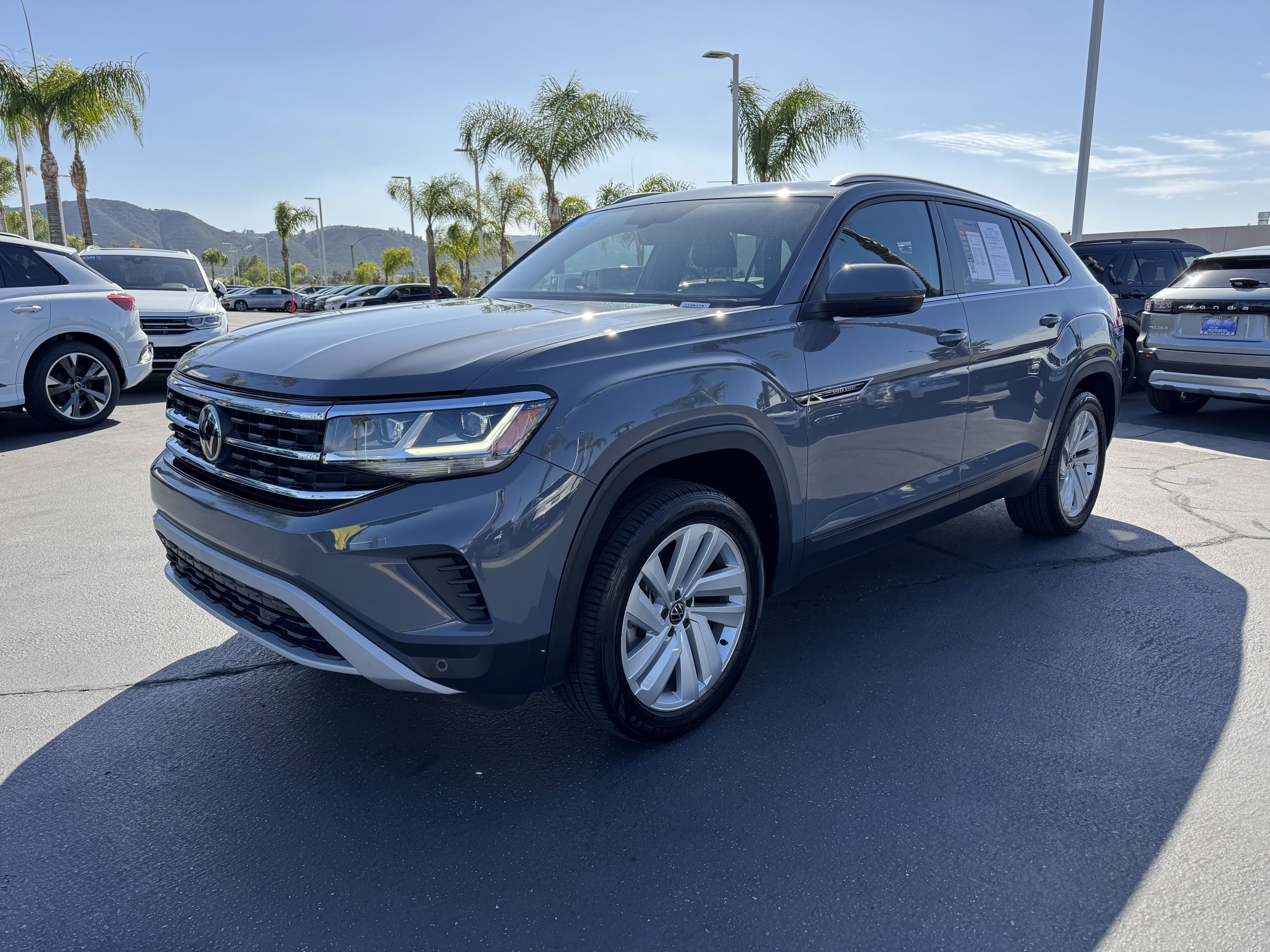 Certified 2022 Volkswagen Atlas Cross Sport SE w/ Panoramic Sunroof Package FWD image 7