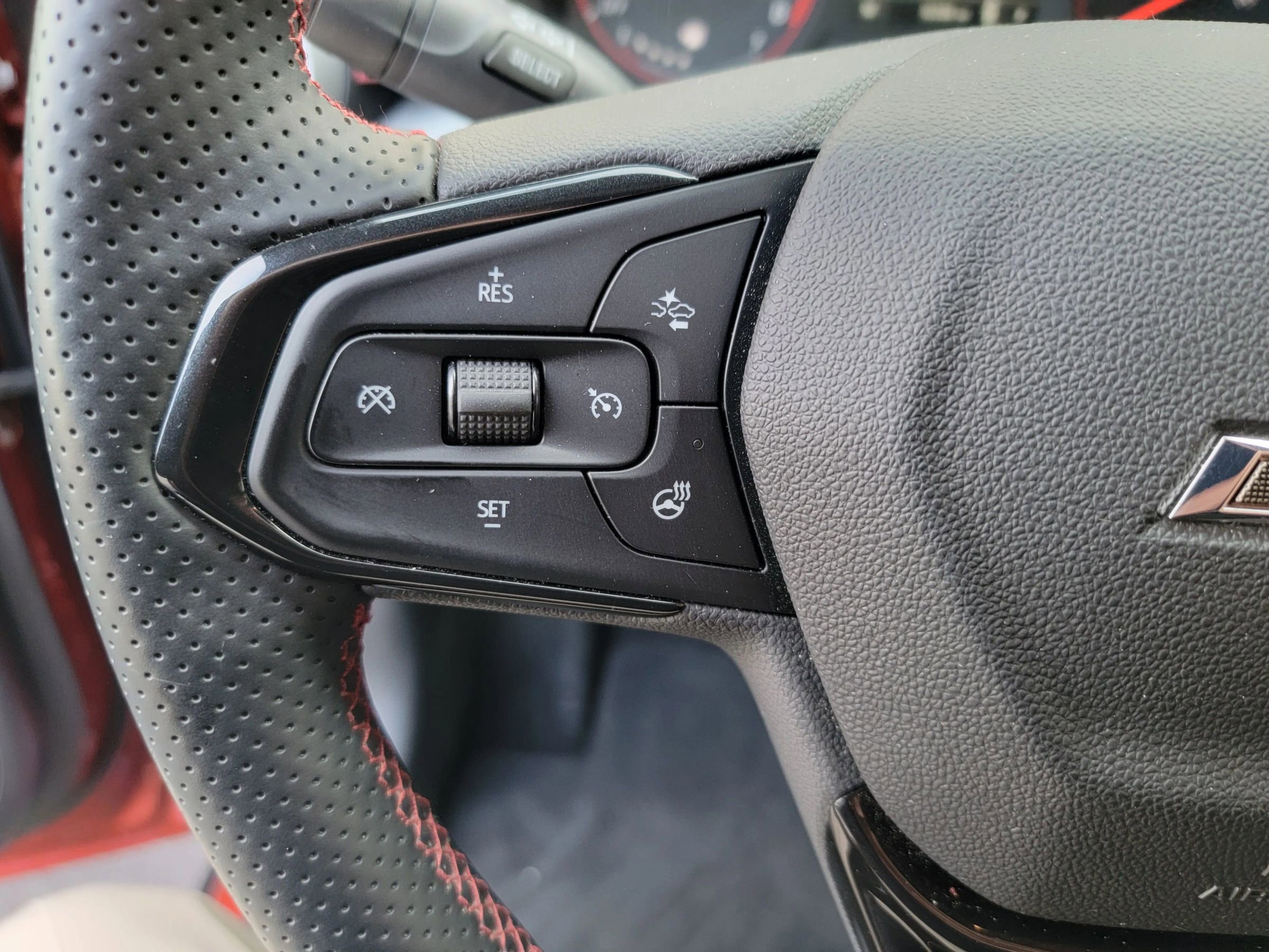 Used 2024 Chevrolet Trax RS w/ Driver Confidence Package image 25