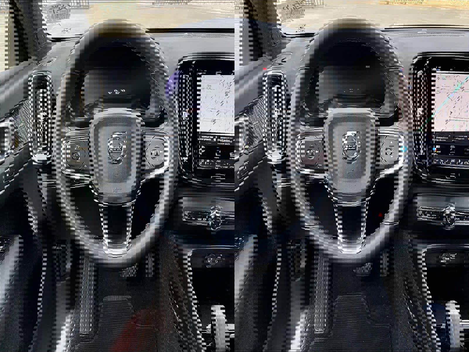 Used 2023 Volvo XC40 Recharge Ultimate AWD/4WD image 7