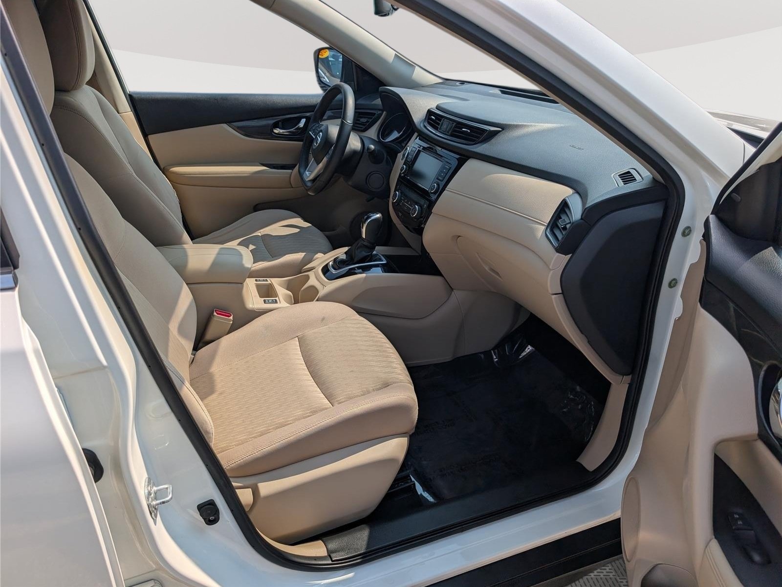 Used 2018 Nissan Rogue SV AWD/4WD image 10