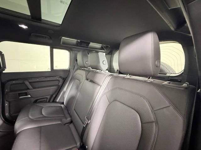 Certified 2025 Land Rover Defender 110 S AWD/4WD image 28