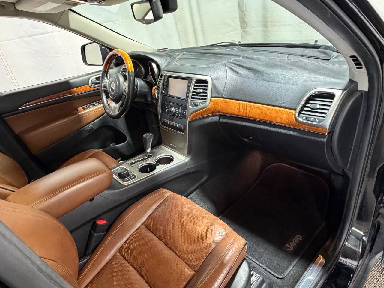Used 2012 Jeep Grand Cherokee Overland AWD/4WD image 10