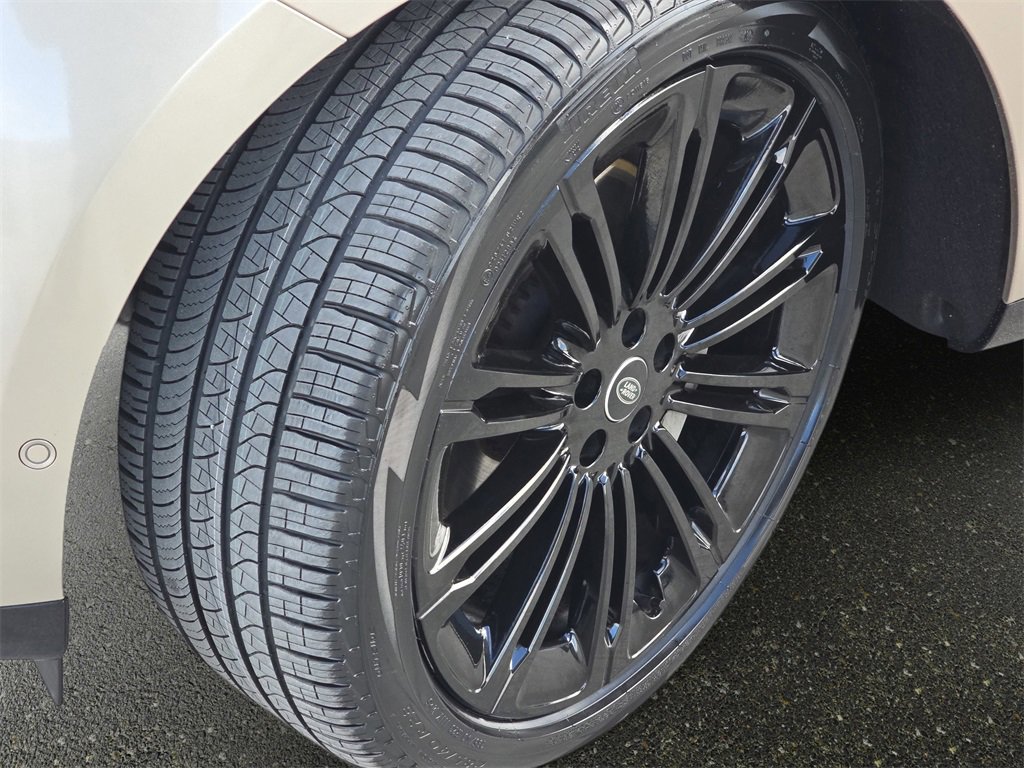 Certified 2024 Land Rover Range Rover Long Wheelbase SE image 35