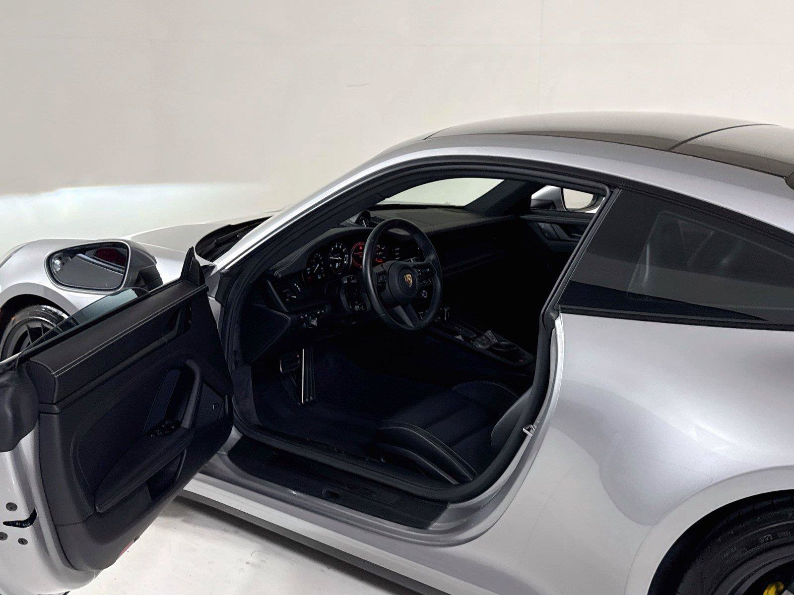 Used 2024 Porsche 911 Carrera GTS w/ Premium Package RWD image 11