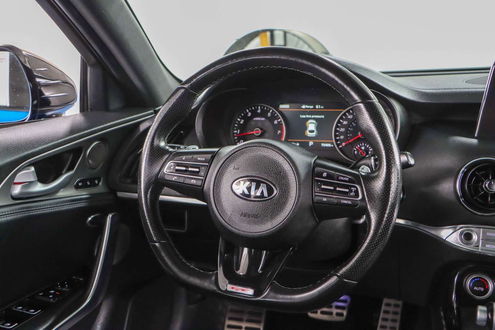 Used 2018 Kia Stinger GT1 image 12