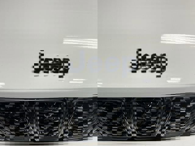 Used 2023 Jeep Grand Cherokee L Summit AWD/4WD image 32
