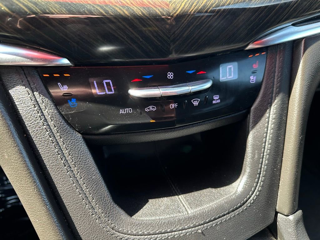 Used 2020 Cadillac XT6 Premium Luxury image 27