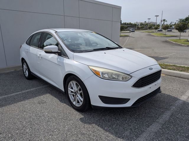 Used 2017 Ford Focus SE FWD image 1