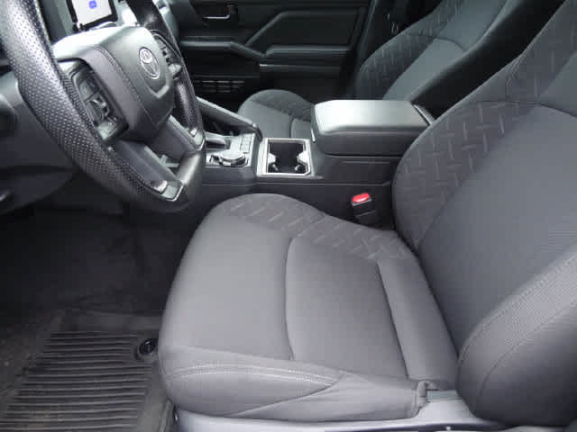 Used 2025 Toyota Tacoma SR5 AWD/4WD image 6