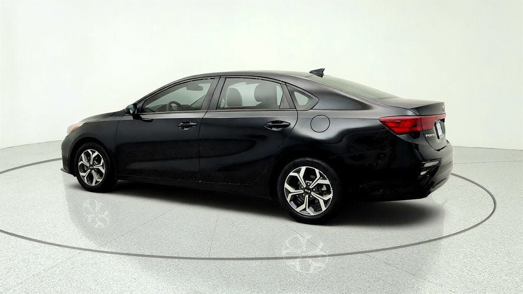 Used 2019 Kia Forte LXS FWD image 7