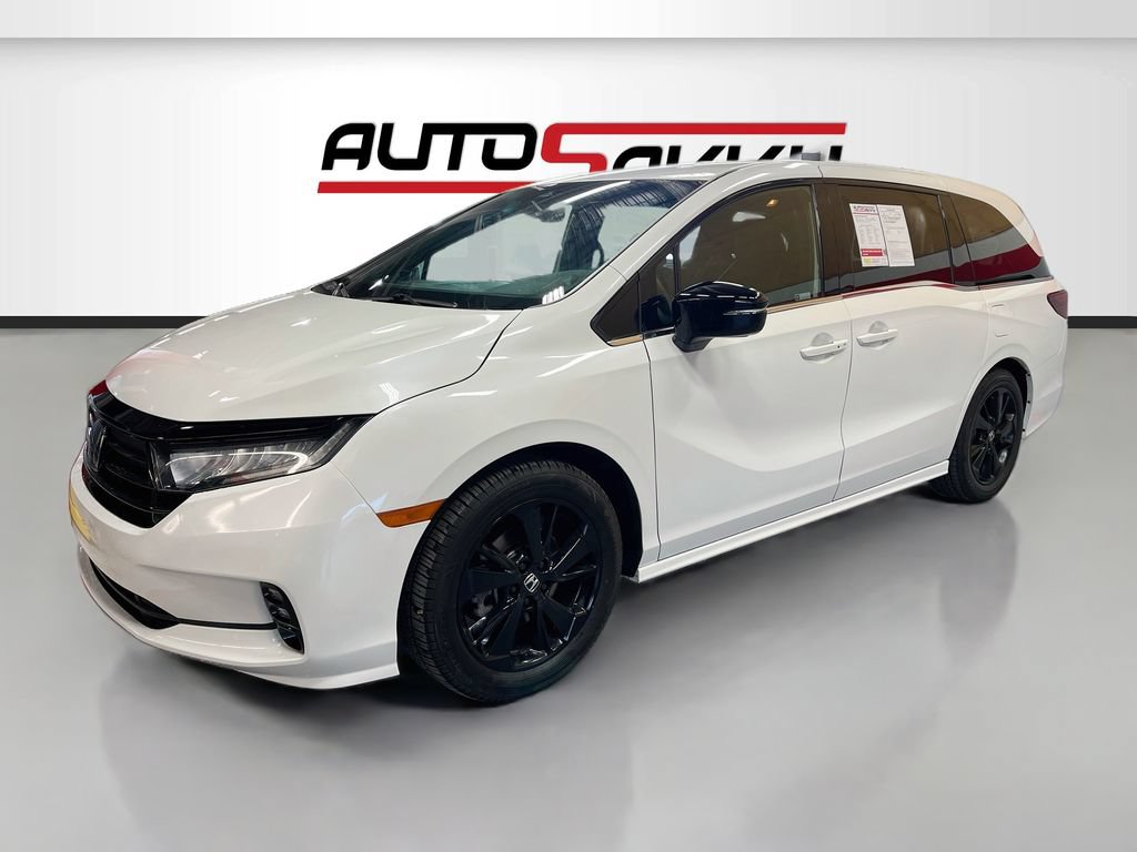 Used 2023 Honda Odyssey Sport image 3