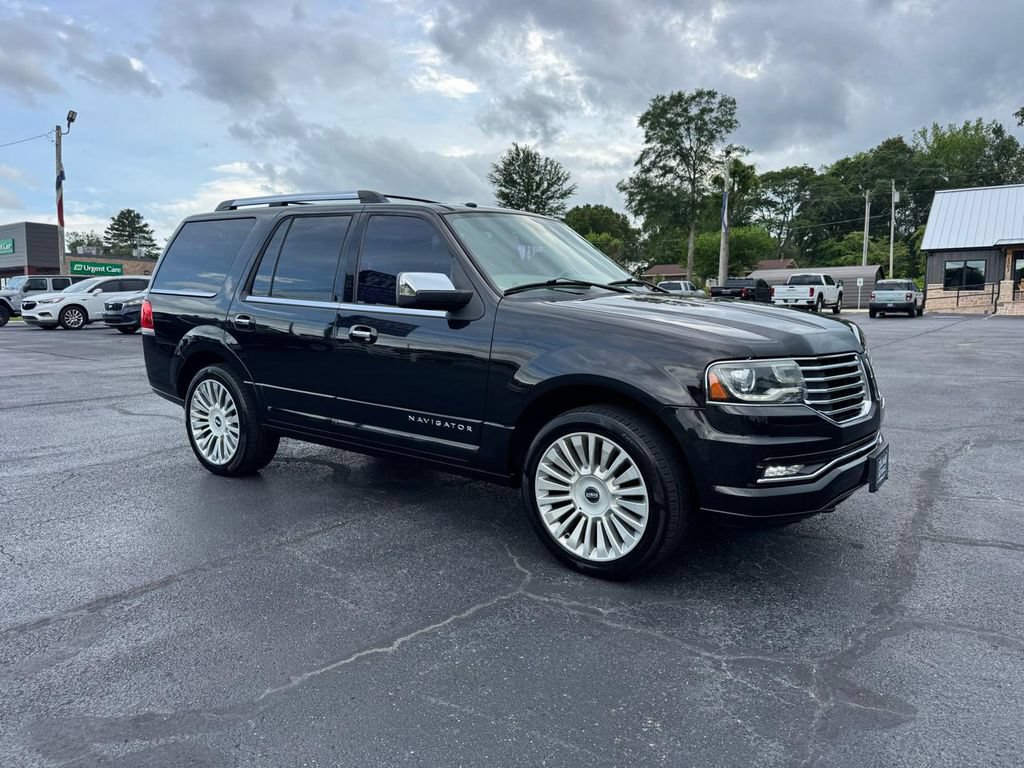 Used 2015 Lincoln Navigator 4WD image 4