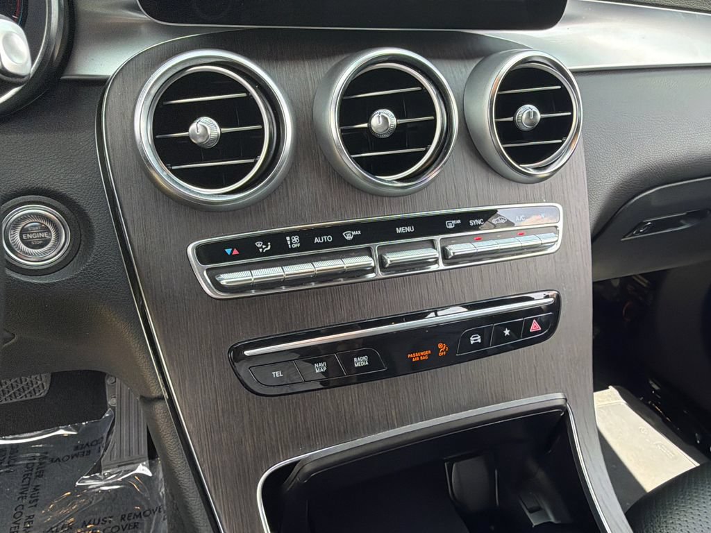 Used 2022 Mercedes-Benz GLC 300 4MATIC w/ Premium Package Lite image 21