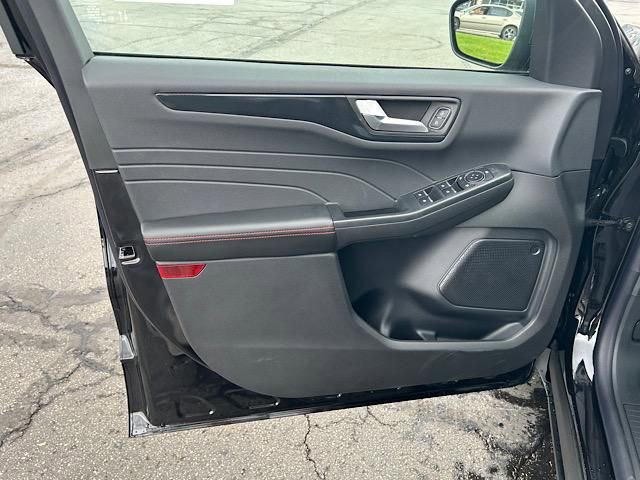 New 2025 Ford Escape ST-Line w/ Tech Pack #1 image 21
