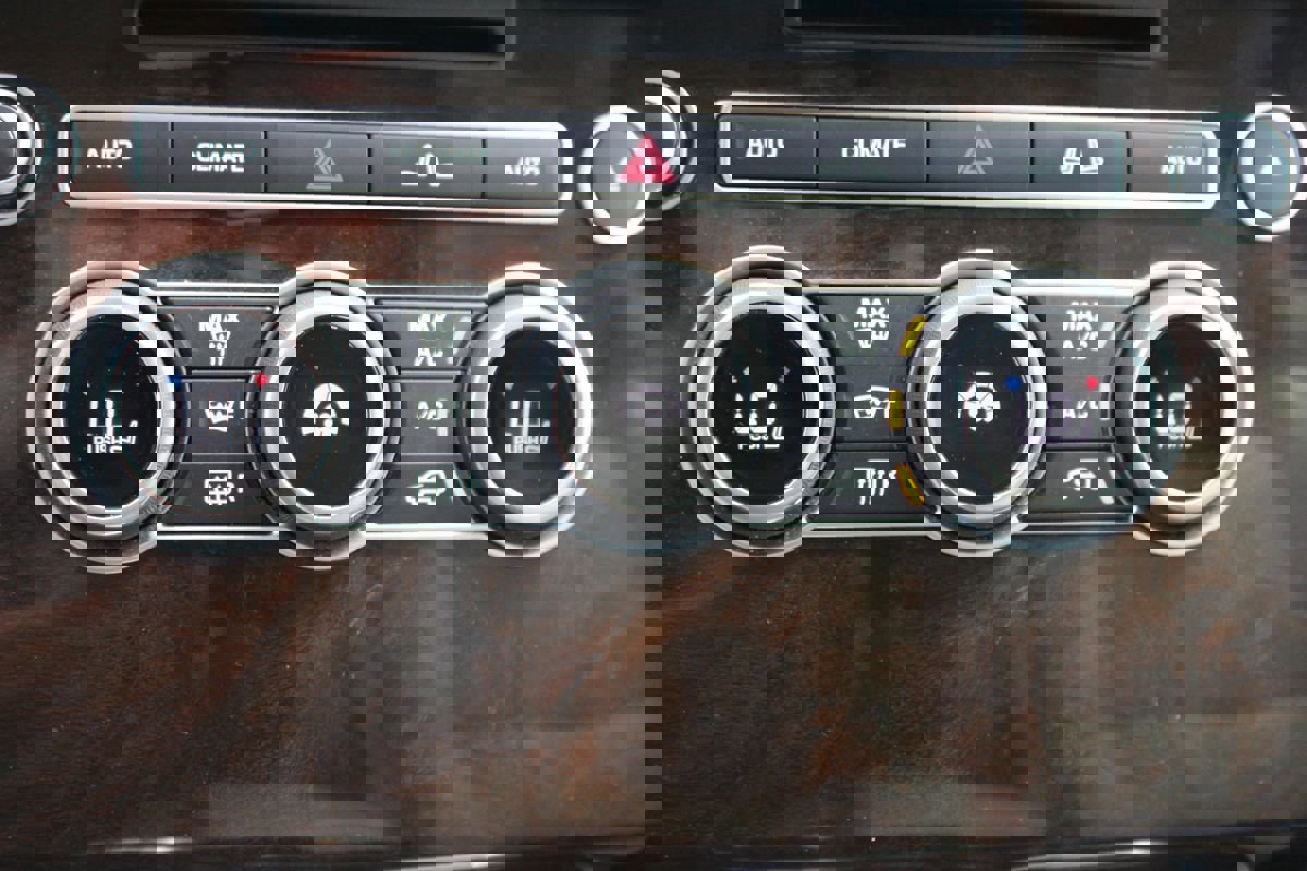 Used 2016 Land Rover Range Rover Supercharged AWD/4WD image 45