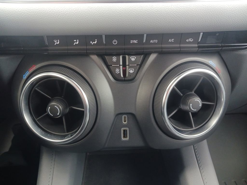 Used 2021 Chevrolet Blazer LT image 23