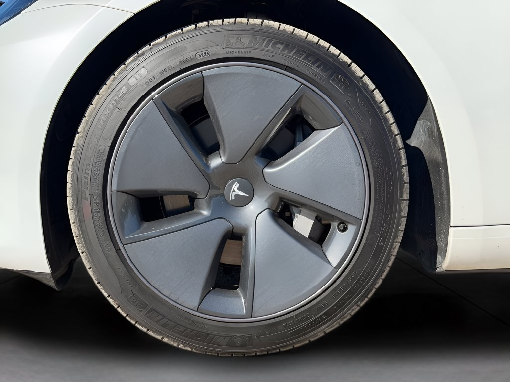 Used 2023 Tesla Model 3 Standard Range RWD image 29
