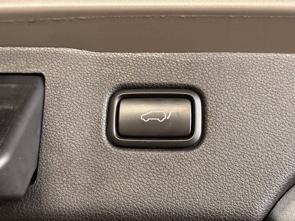 Used 2016 Kia Sorento SX image 37