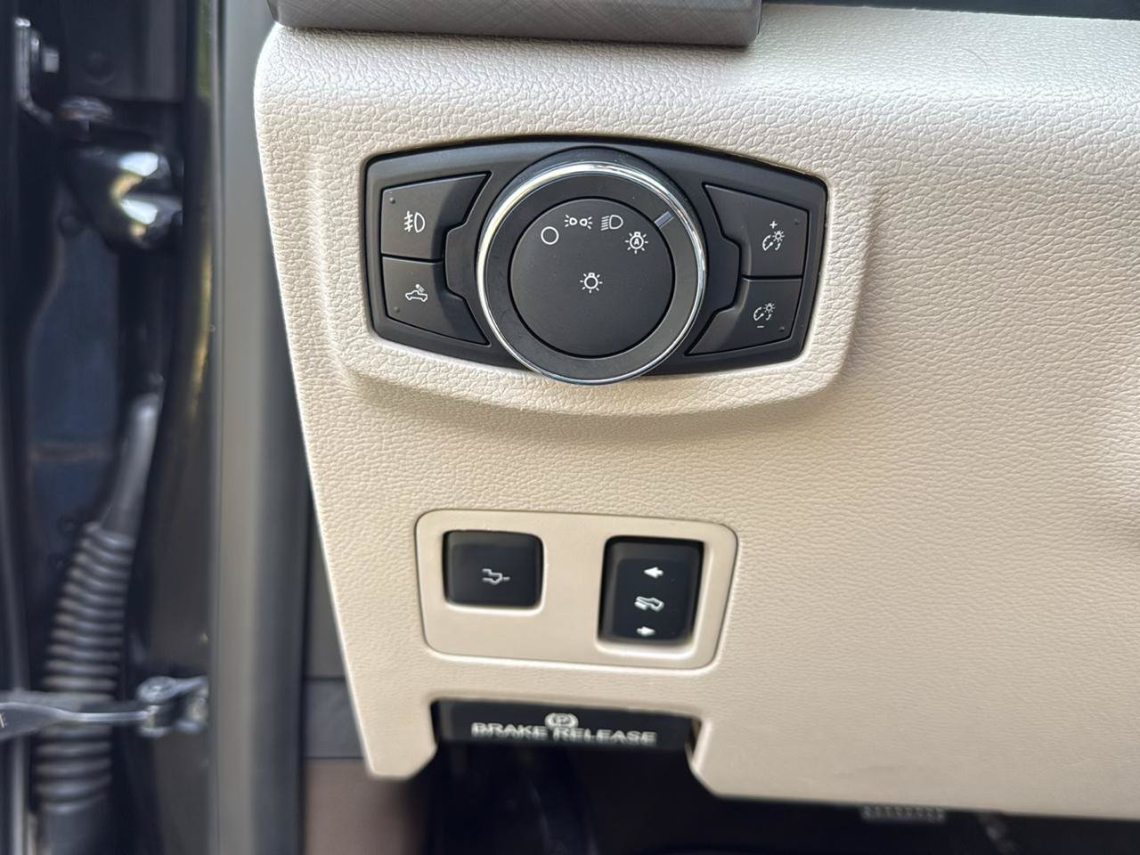 Used 2018 Ford F350 Limited w/ FX4 4x4 Off Road Package image 30